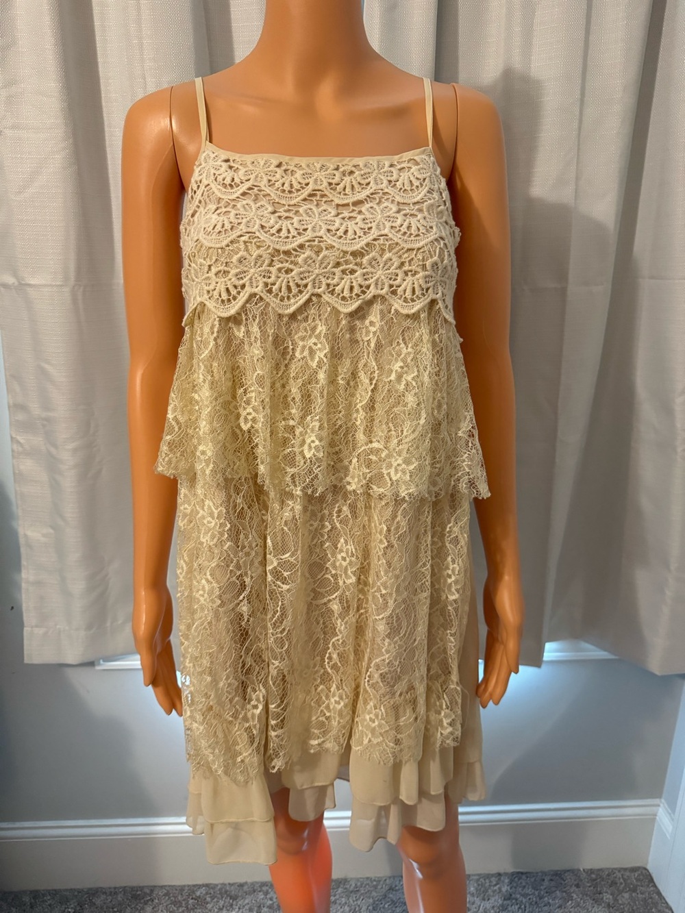 Beautiful Altar'd State size S cream lace front tiered adjustable dress new